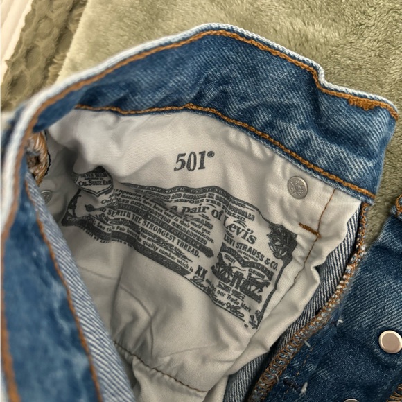 Levi Straight Leg Wedgie Fit Jeans - Picture 6 of 9